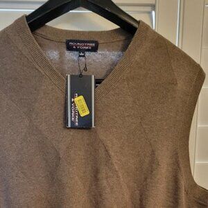 NWT Roundtree & Yorke Men's pull over sweater size L